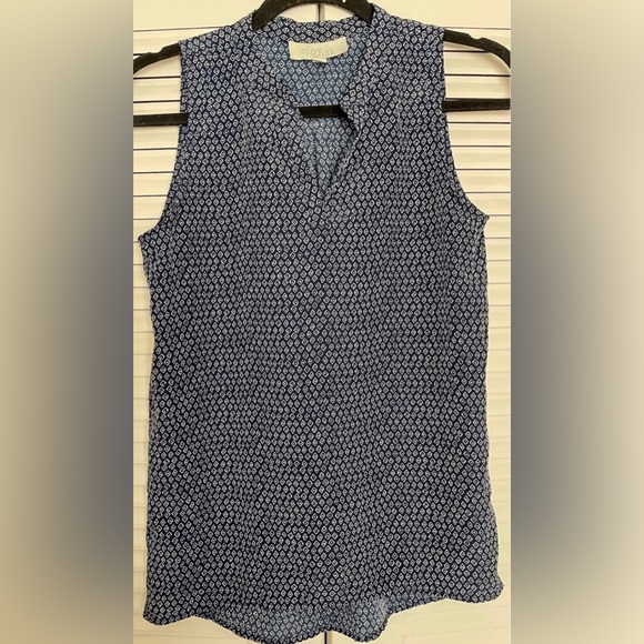 Olive & Oak Patterned Sleeveless Blouse - Picture 1 of 4